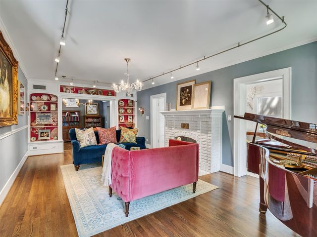 1836 Wroxton Road, Houston, TX 77005