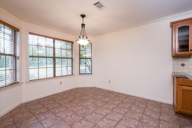 210 Chantilly Circle, Maumelle, AR 72113