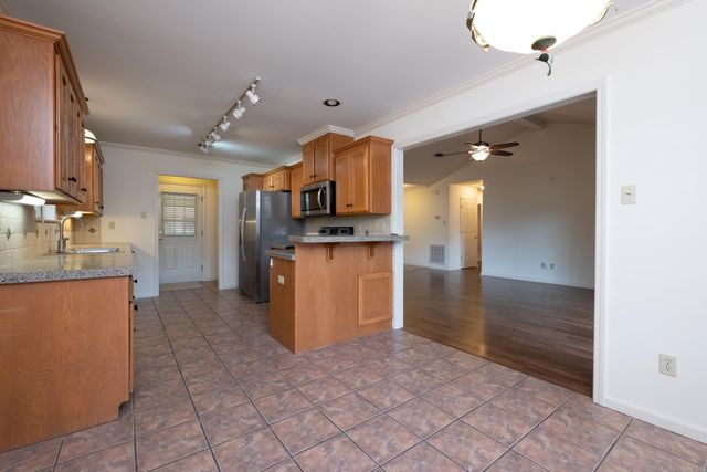 210 Chantilly Circle, Maumelle, AR 72113