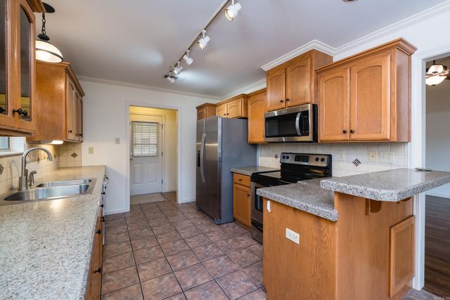 210 Chantilly Circle, Maumelle, AR 72113