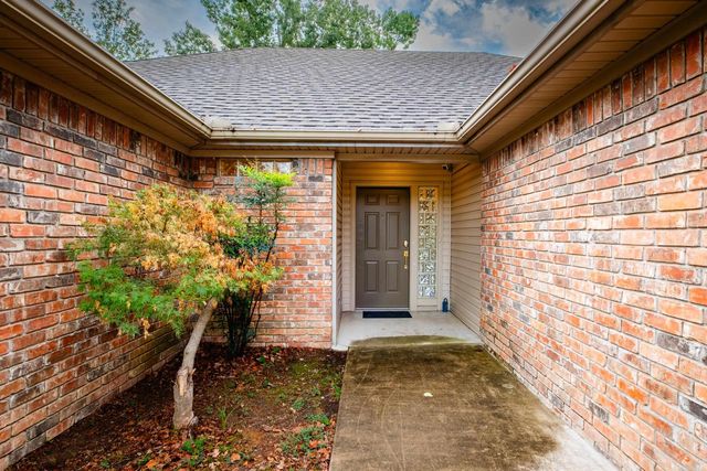 210 Chantilly Circle, Maumelle, AR 72113
