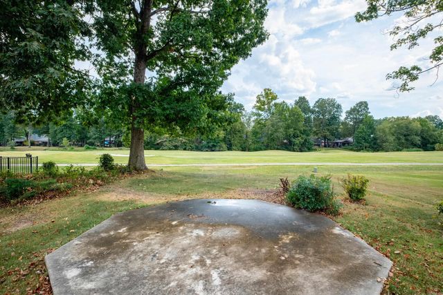 210 Chantilly Circle, Maumelle, AR 72113