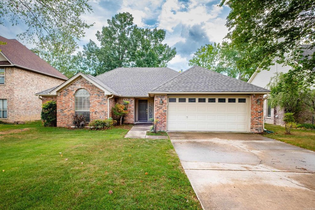 210 Chantilly Circle, Maumelle, AR 72113