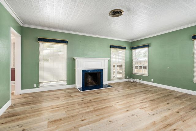 1633 N Thorne Avenue, Fresno, CA 93704