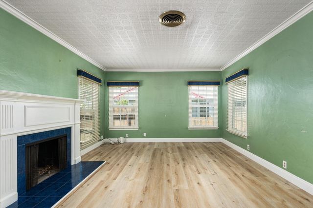 1633 N Thorne Avenue, Fresno, CA 93704