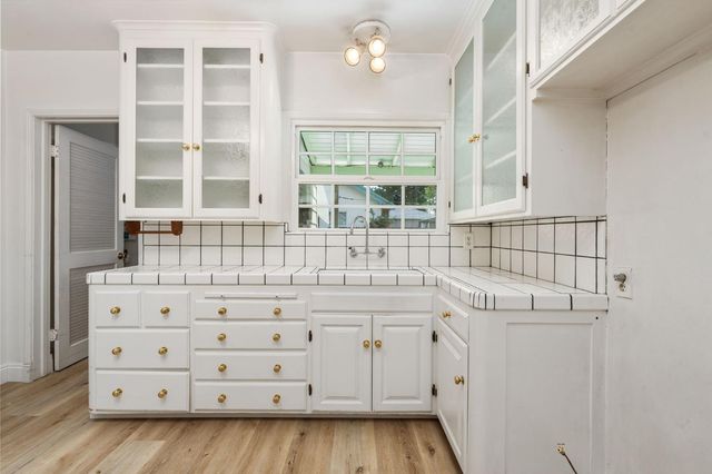 1633 N Thorne Avenue, Fresno, CA 93704