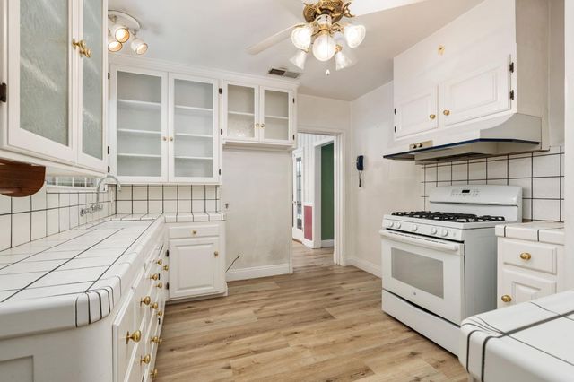 1633 N Thorne Avenue, Fresno, CA 93704