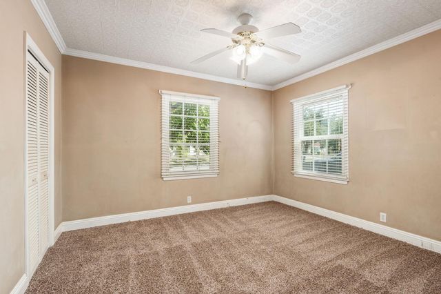 1633 N Thorne Avenue, Fresno, CA 93704
