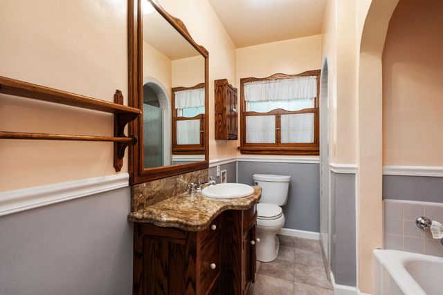 1633 N Thorne Avenue, Fresno, CA 93704