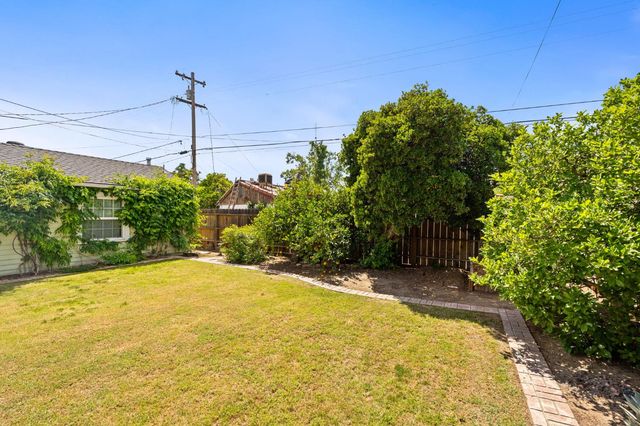 1633 N Thorne Avenue, Fresno, CA 93704