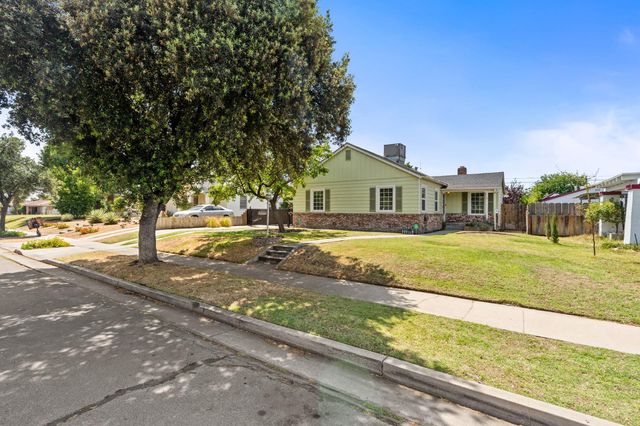 1633 N Thorne Avenue, Fresno, CA 93704