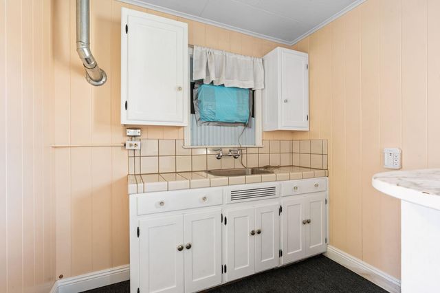 1633 N Thorne Avenue, Fresno, CA 93704