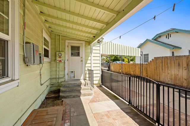 1633 N Thorne Avenue, Fresno, CA 93704