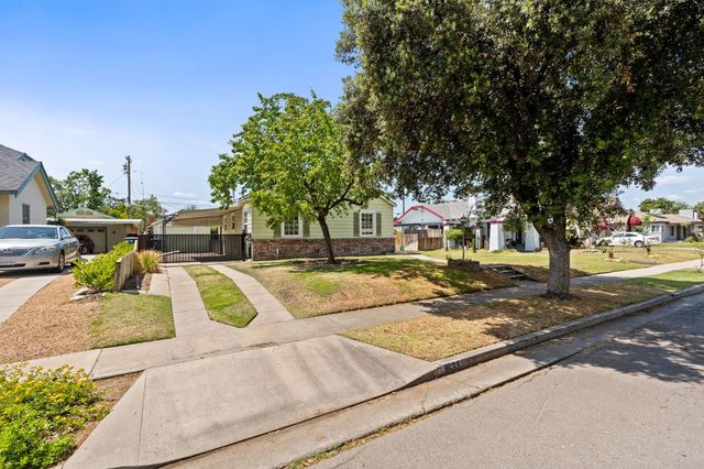 1633 N Thorne Avenue, Fresno, CA 93704