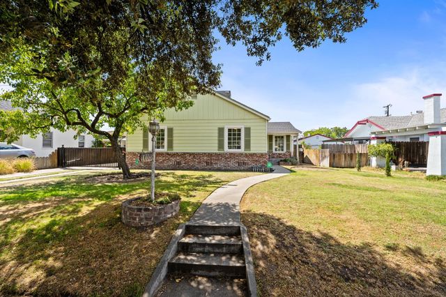 1633 N Thorne Avenue, Fresno, CA 93704