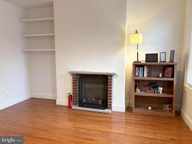 1943 WAVERLY ST, Philadelphia, PA 19146