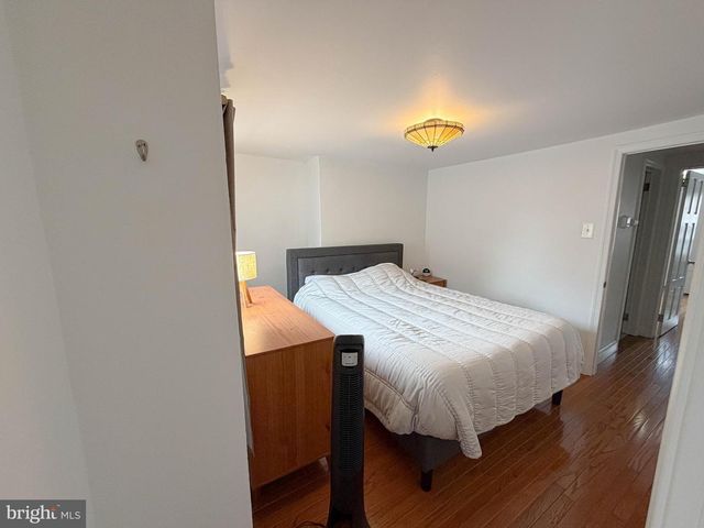 1943 WAVERLY ST, Philadelphia, PA 19146