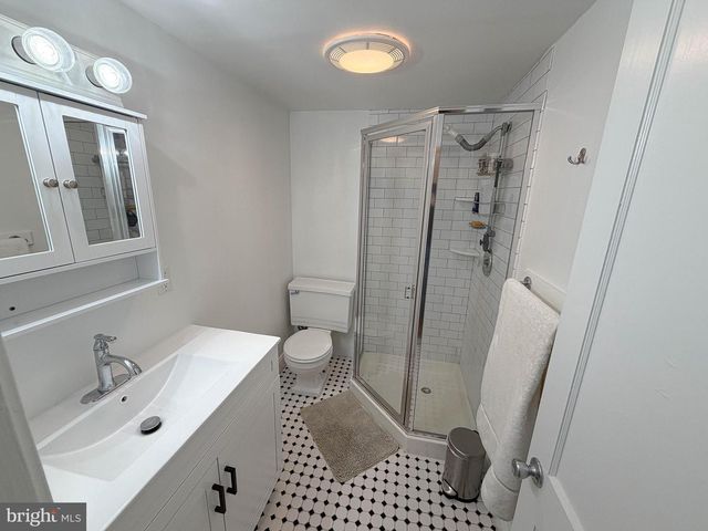 1943 WAVERLY ST, Philadelphia, PA 19146