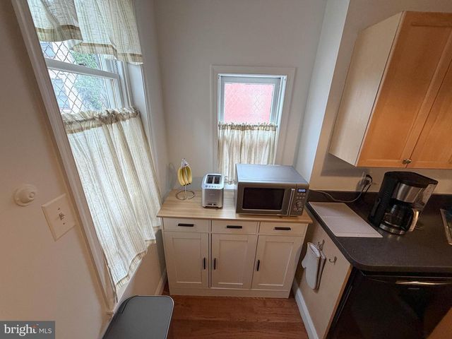 1943 WAVERLY ST, Philadelphia, PA 19146