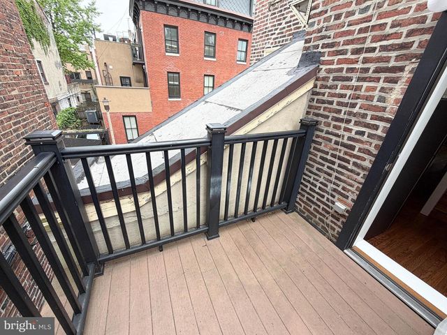 1943 WAVERLY ST, Philadelphia, PA 19146