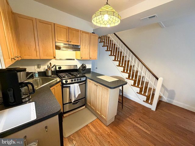 1943 WAVERLY ST, Philadelphia, PA 19146