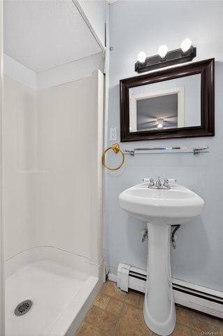 40 E 24th Street, Huntington Station, NY 11746