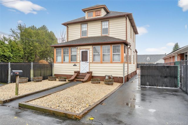 40 E 24th Street, Huntington Station, NY 11746