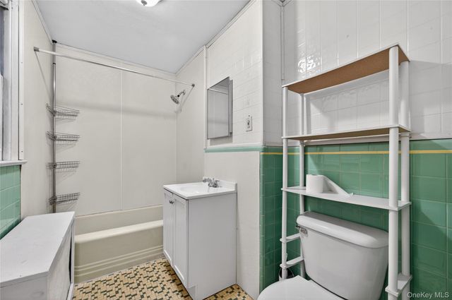 40 E 24th Street, Huntington Station, NY 11746