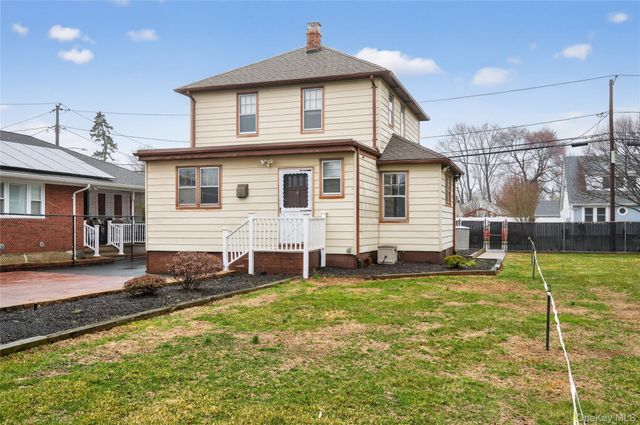 40 E 24th Street, Huntington Station, NY 11746