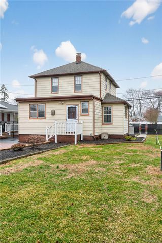 40 E 24th Street, Huntington Station, NY 11746