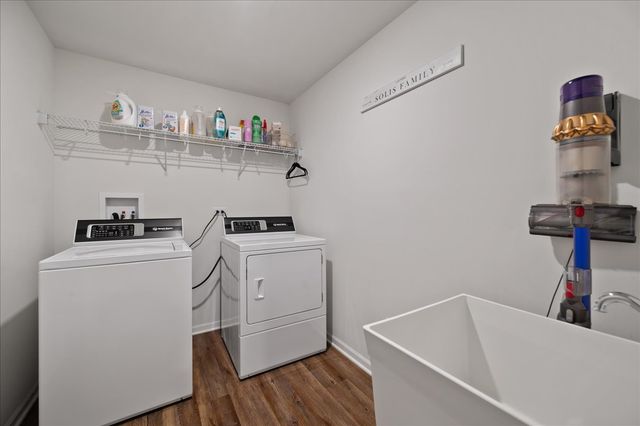 706 Springside Court, Oswego, IL 60543