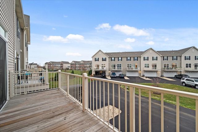 706 Springside Court, Oswego, IL 60543