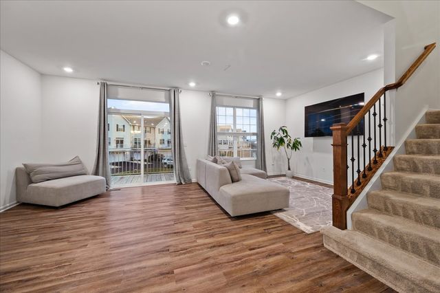 706 Springside Court, Oswego, IL 60543