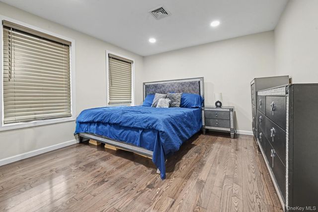 99 Kuhl Avenue, Hicksville, NY 11801