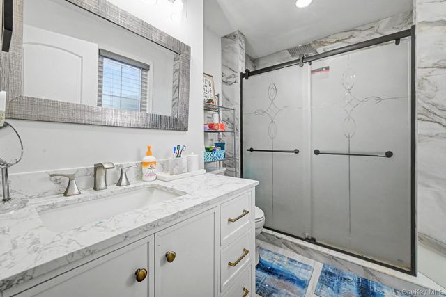 99 Kuhl Avenue, Hicksville, NY 11801