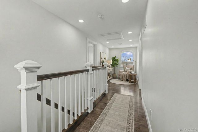 99 Kuhl Avenue, Hicksville, NY 11801