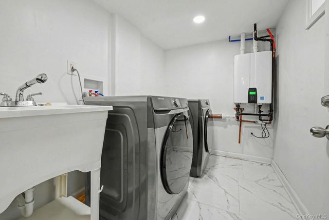 99 Kuhl Avenue, Hicksville, NY 11801