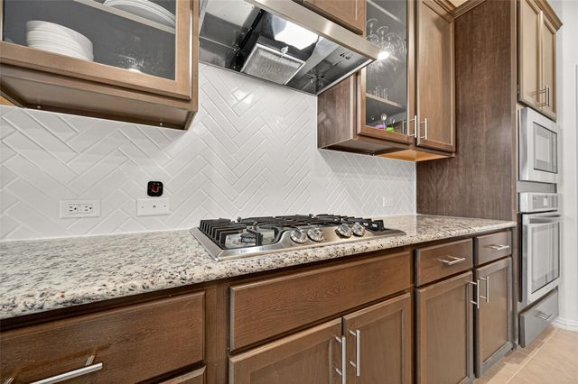 185 Sunray Creek Drive, Katy, TX 77493