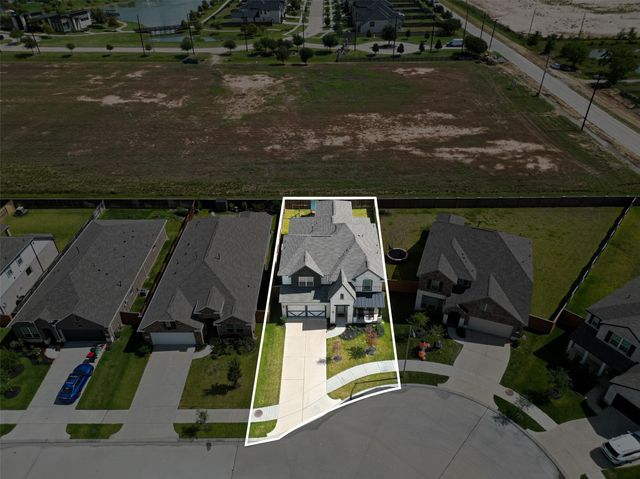 185 Sunray Creek Drive, Katy, TX 77493