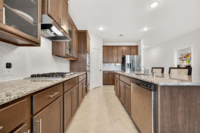 185 Sunray Creek Drive, Katy, TX 77493