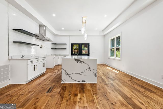 6465 Yacht Club Road, Flowery Branch, GA 30542