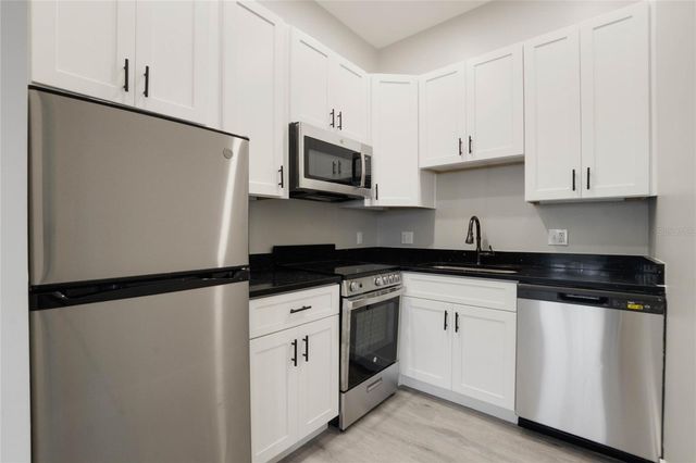 792 W MONTROSE STREET 205, Clermont, FL 34711