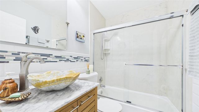 4319 S CAMERON AVENUE, Tampa, FL 33611