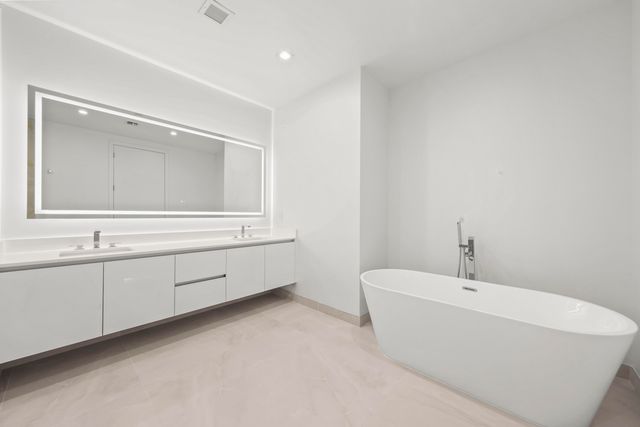 220 Lake Shore Drive 1121, Lake Park, FL 33403