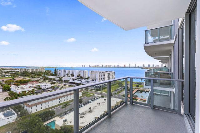 220 Lake Shore Drive 1121, Lake Park, FL 33403