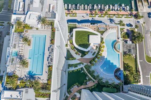 220 Lake Shore Drive 1121, Lake Park, FL 33403