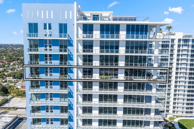 220 Lake Shore Drive 1121, Lake Park, FL 33403