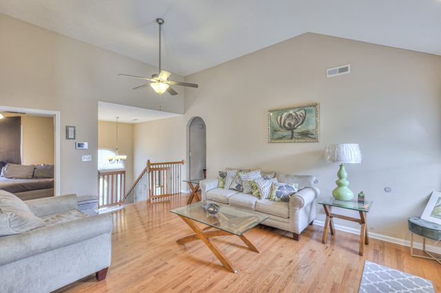 1880 Jackie Lorraine Dr, Clarksville, TN 37042