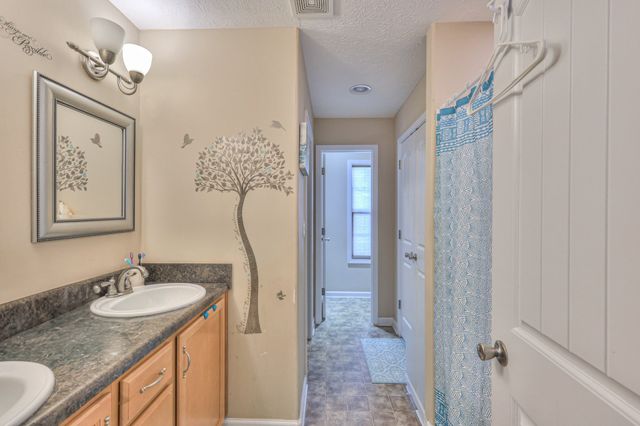 1880 Jackie Lorraine Dr, Clarksville, TN 37042