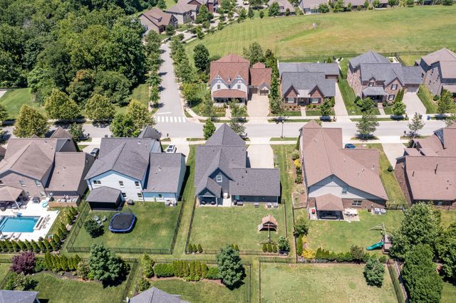 521 Finnhorse Ln, Franklin, TN 37064